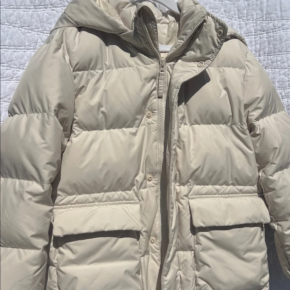 Uniqlo Kids Down Puffer Jacket - Picture 7 of 8